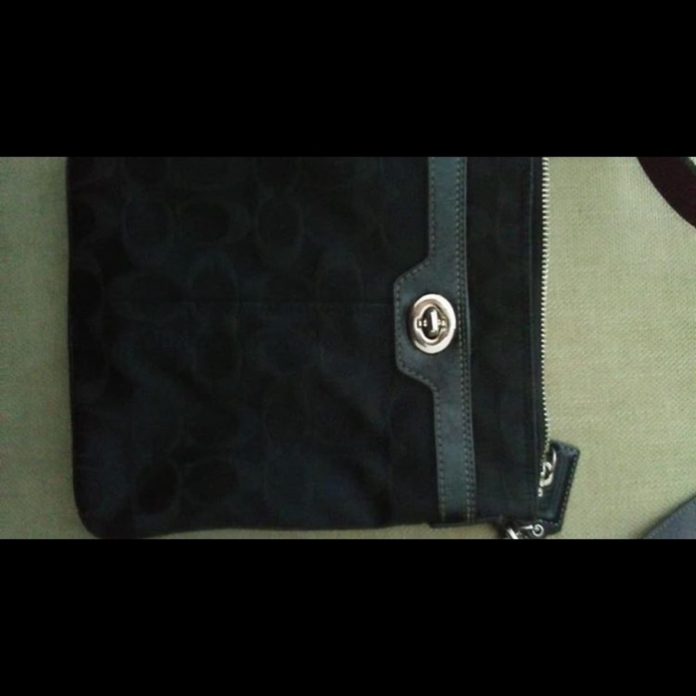 Purses - Picture 4 of 8